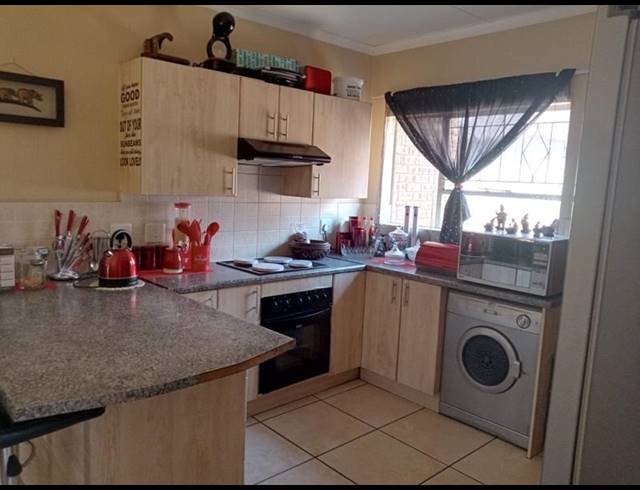 3 BEDROOM TOWNHOUSE FOR SALE IN RIVERSDALE